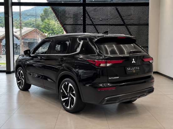 MITSUBISHI-OUTLANDER-2.4 PHEV SIGNATURE S-AWC DHT MITSUBISHI-OUTLANDER-2025
