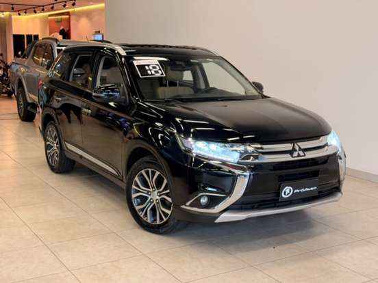 MITSUBISHI-OUTLANDER-3.0 GT 4X4 V6 24V GASOLINA 4P AUTOMÁTICO MITSUBISHI-OUTLANDER-2017