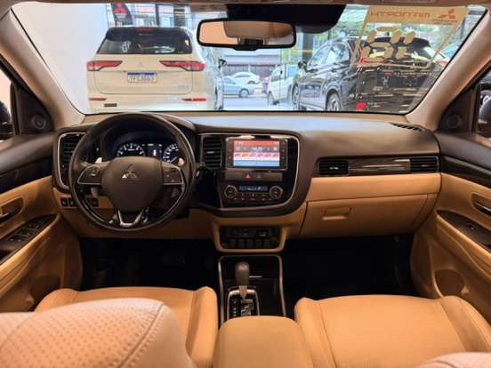 MITSUBISHI-OUTLANDER-2017