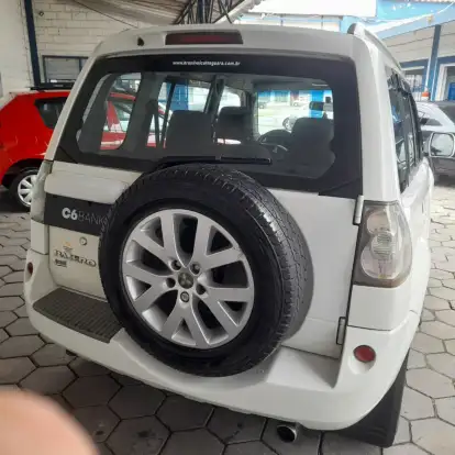 MITSUBISHI-PAJERO-2012