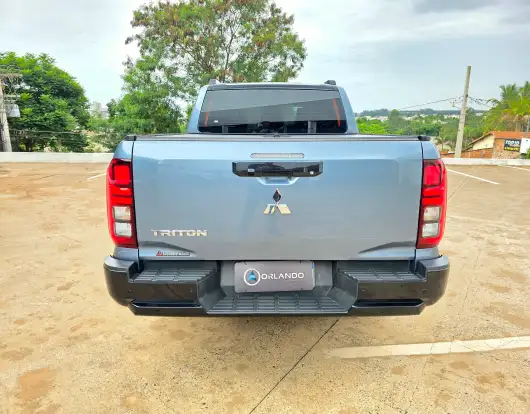 MITSUBISHI-TRITON-2025