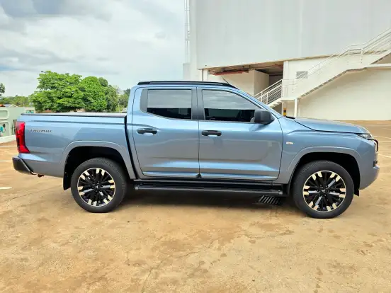 MITSUBISHI-TRITON-2.4 BITURBO DIESEL CD GLS 4X4 AUTOMÁTICO MITSUBISHI-TRITON-2025