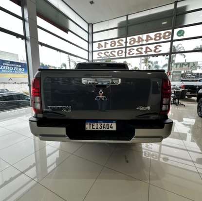 MITSUBISHI-TRITON-2025