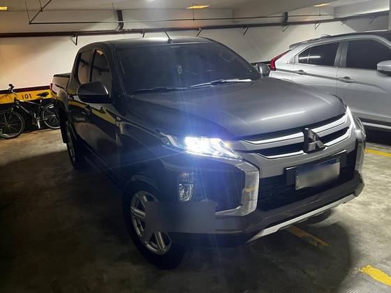 MITSUBISHI L200 TRITON 2.4 16V TURBO DIESEL SPORT GLS CD 4P 4X4 AUTOMÁTICO