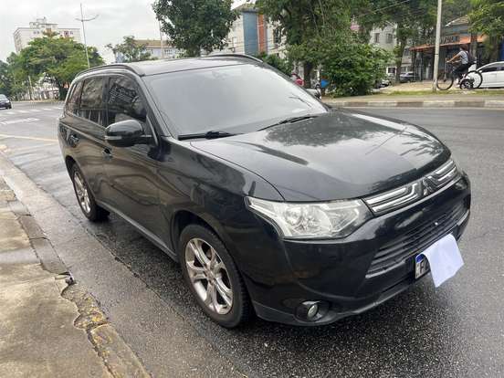 MITSUBISHI-OUTLANDER-2014