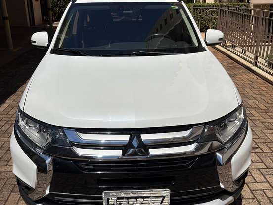 MITSUBISHI-OUTLANDER-2.0 16V GASOLINA 4P AUTOMÁTICO MITSUBISHI-OUTLANDER-2015