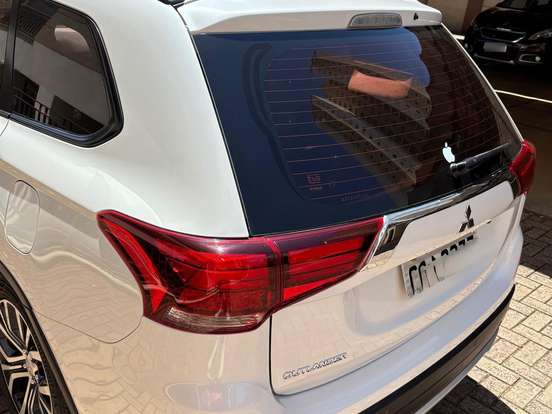 MITSUBISHI-OUTLANDER-2.0 16V GASOLINA 4P AUTOMÁTICO MITSUBISHI-OUTLANDER-2015