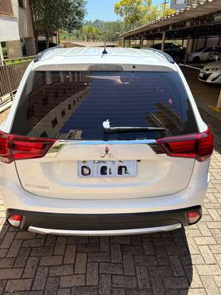MITSUBISHI-OUTLANDER-2015