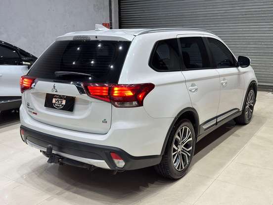 MITSUBISHI-OUTLANDER-2.0 16V GASOLINA 4P AUTOMÁTICO MITSUBISHI-OUTLANDER-2018