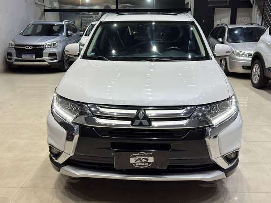 MITSUBISHI-OUTLANDER-2.0 16V GASOLINA 4P AUTOMÁTICO MITSUBISHI-OUTLANDER-2018
