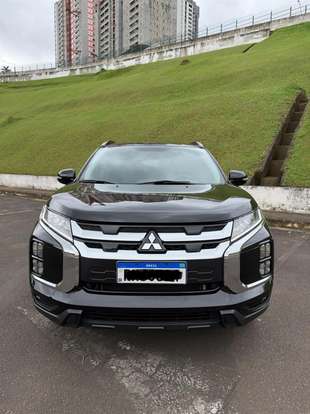 MITSUBISHI-OUTLANDER-2021