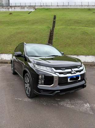 MITSUBISHI-OUTLANDER-2021