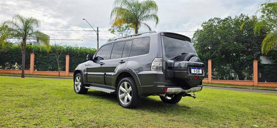 MITSUBISHI PAJERO FULL 3.2 HPE 4X4 16V TURBO INTERCOOLER DIESEL 4P AUTOMÁTICO