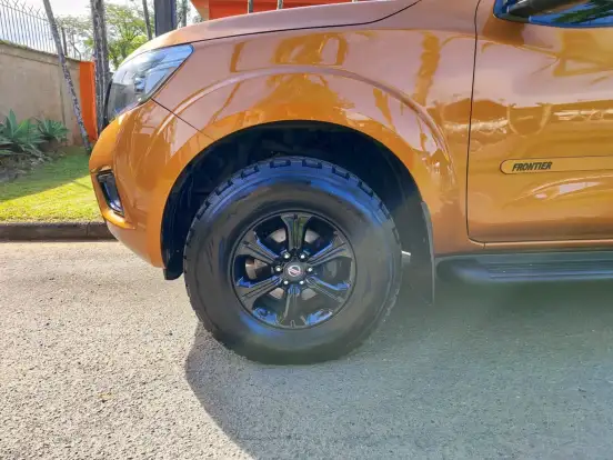 NISSAN-FRONTIER-2.3 16V TURBO DIESEL LE CD 4X4 AUTOMÁTICO NISSAN-FRONTIER-2017