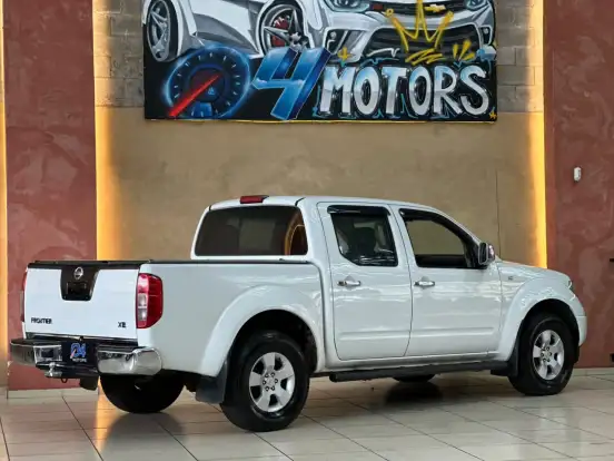 NISSAN-FRONTIER-2012