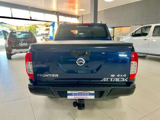 NISSAN-FRONTIER-2021