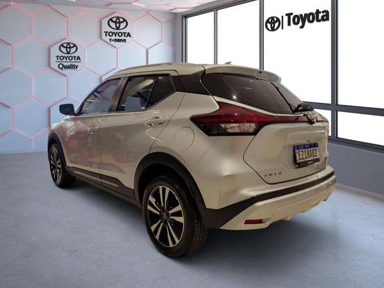 NISSAN-KICKS-2023