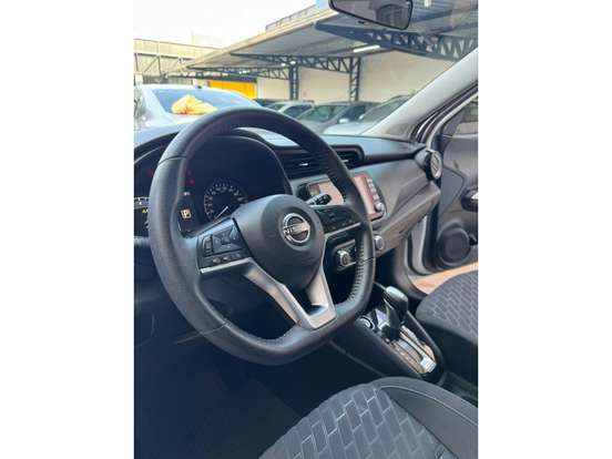 NISSAN-KICKS-2023