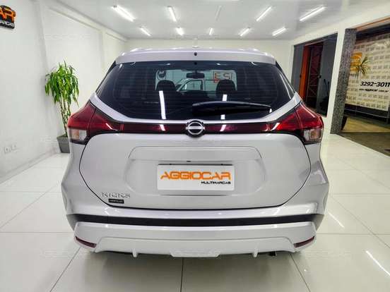 NISSAN-KICKS-2023
