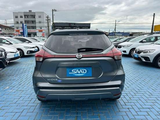 NISSAN-KICKS-2022