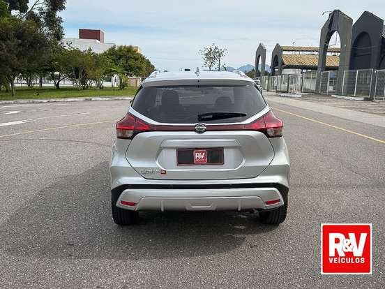 NISSAN-KICKS-2023