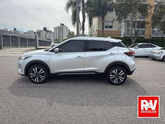 NISSAN-KICKS-2023