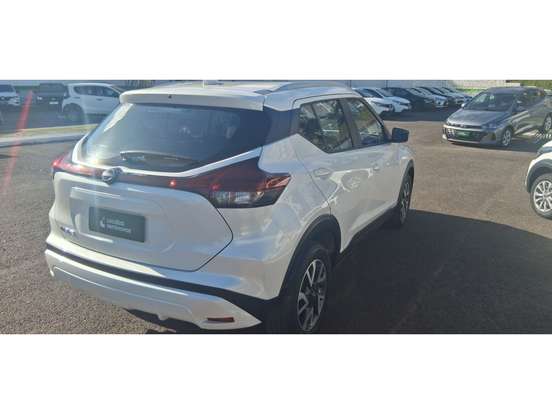 NISSAN-KICKS-2023