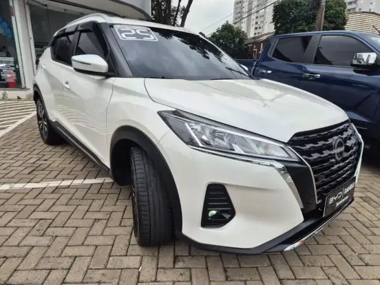 NISSAN-KICKS PLAY-2025
