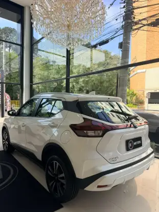 NISSAN-KICKS PLAY-2025