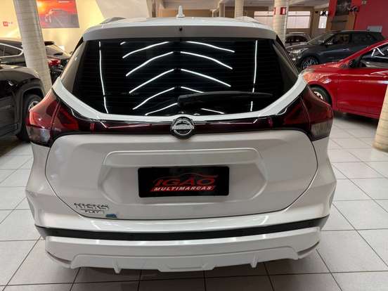 NISSAN-KICKS PLAY-2025