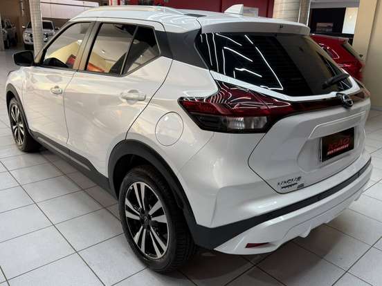 NISSAN-KICKS PLAY-2025