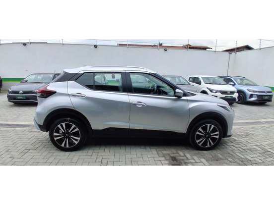 NISSAN-KICKS PLAY-2025