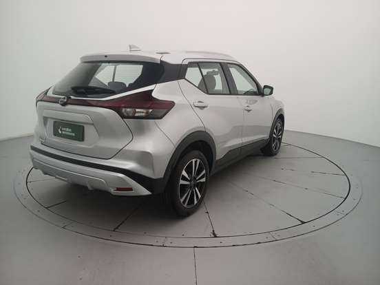 NISSAN-KICKS PLAY-2025