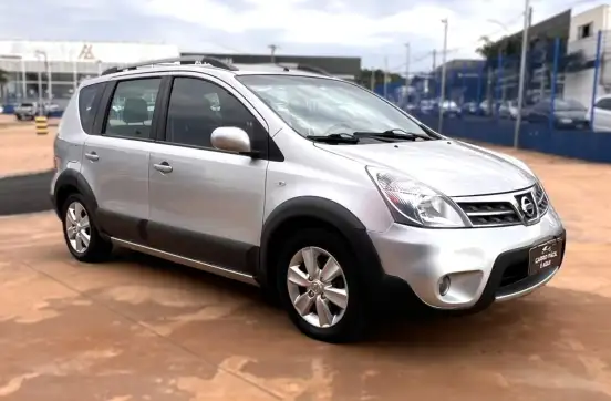 NISSAN-LIVINA-2013