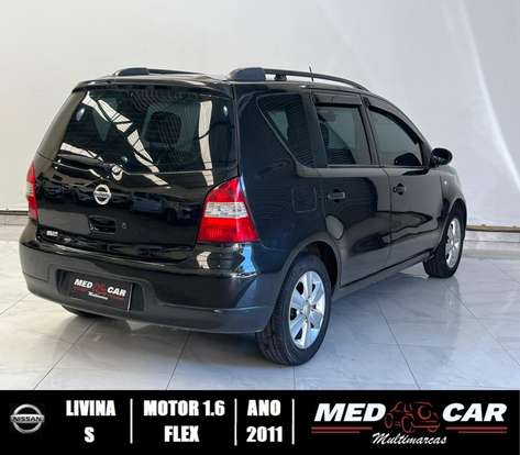 NISSAN-LIVINA-2010