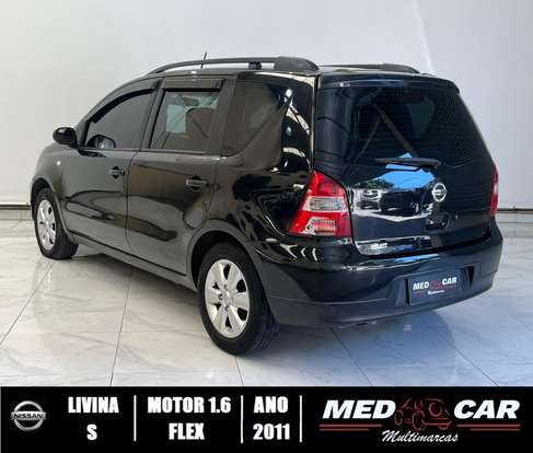NISSAN-LIVINA-2010