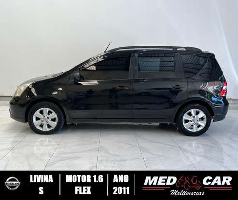 NISSAN-LIVINA-2010
