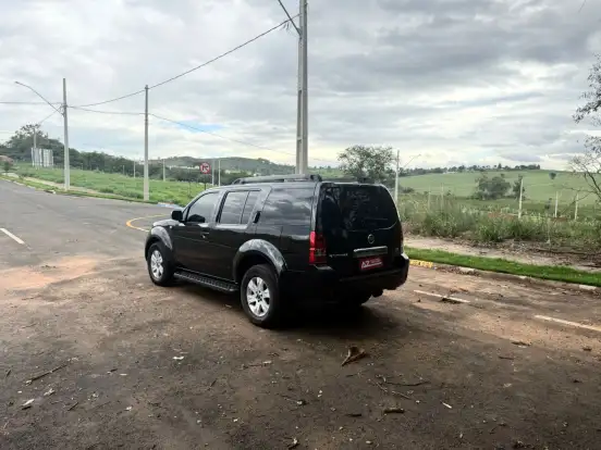 NISSAN-PATHFINDER-4.0 LE 4X4 V6 24V GASOLINA 4P AUTOMÁTICO NISSAN-PATHFINDER-2007