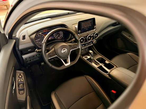 NISSAN-SENTRA-2023