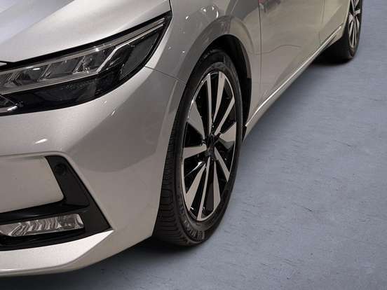 NISSAN-SENTRA-2023