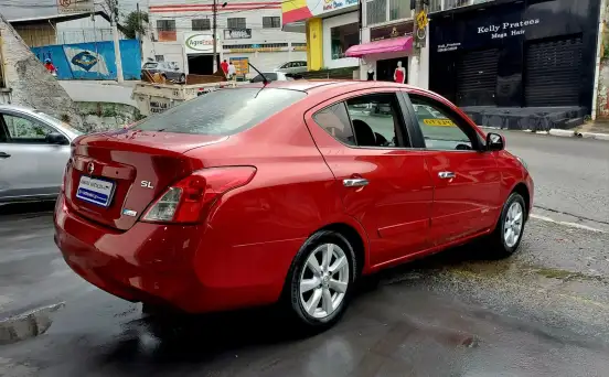 NISSAN-VERSA-2012
