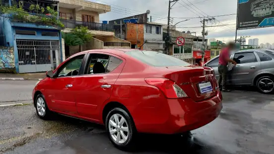 NISSAN-VERSA-2012