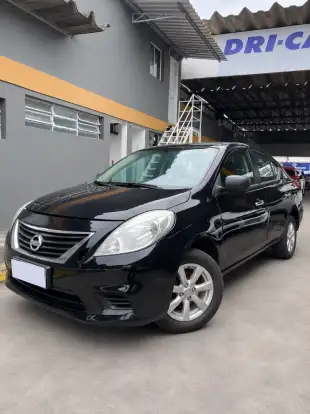NISSAN-VERSA-2012