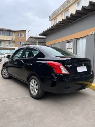 NISSAN-VERSA-2012