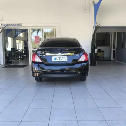 NISSAN-VERSA-2018