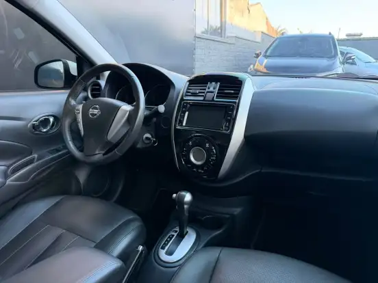 NISSAN-VERSA-2017