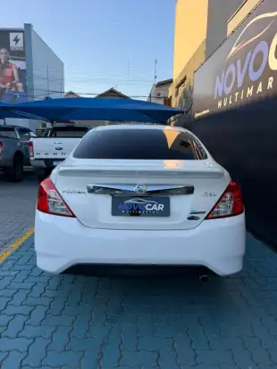 NISSAN-VERSA-2017