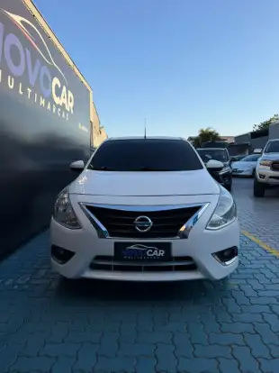 NISSAN-VERSA-2017
