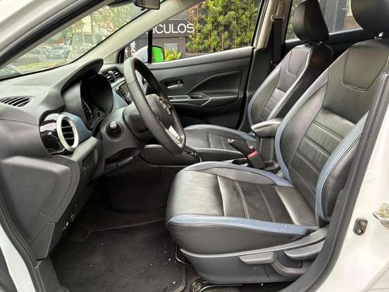 NISSAN-VERSA-2023
