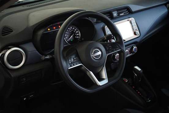 NISSAN-VERSA-2023